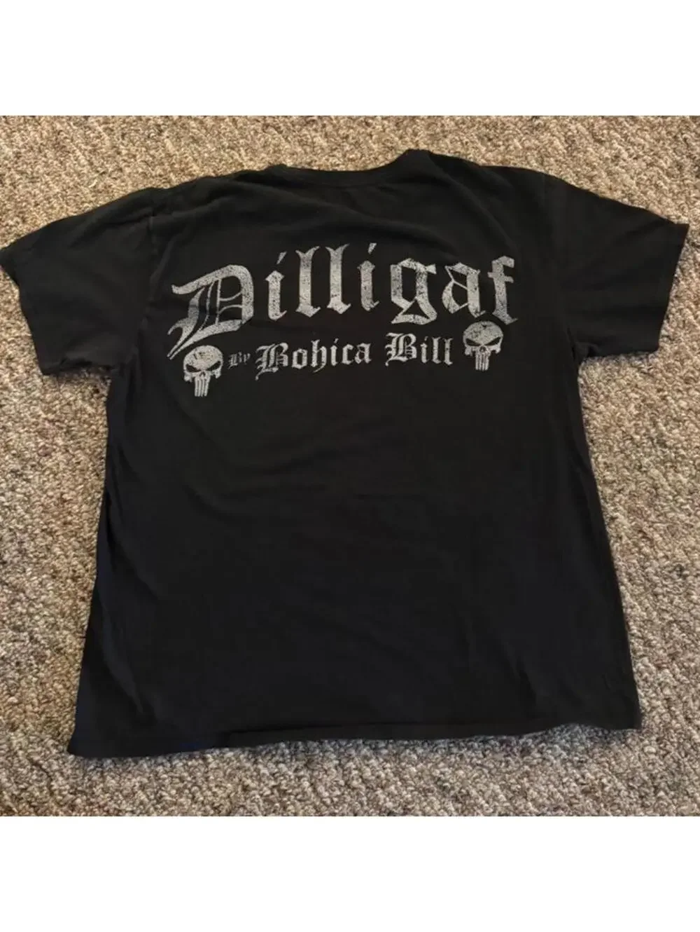 Dilligaf Skull Logo Graphic Tee Shirt “Does It Look Like I Give A F**k” XL